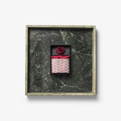SOLID HANKIE & LAPEL PIN - ONE SIZE (WINE) SOLID HANKIE & LAPEL PIN - ONE SIZE (WINE)